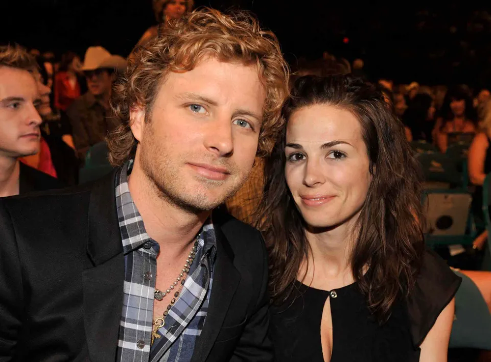 Dierks Bentley's Wife, Age, Height, Weight, Net Worth, Career And Full Bio