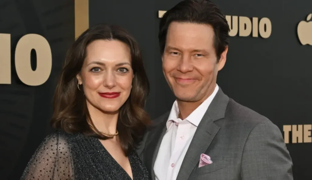 Ike Barinholtz's Wife, Age, Height, Weight, Net Worth, Career And Full Bio