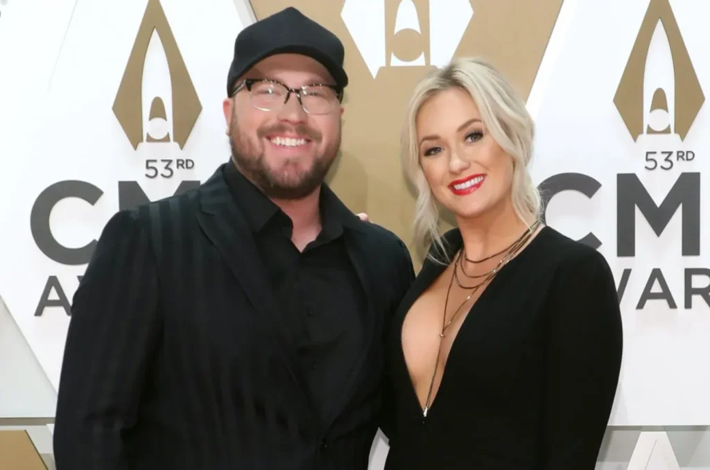 Mitchell Tenpenny Wife, Height, Weight, Net Worth, Age, Career And Full Bio