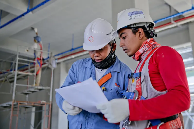 How to Become a Construction Contractor in America in 2025