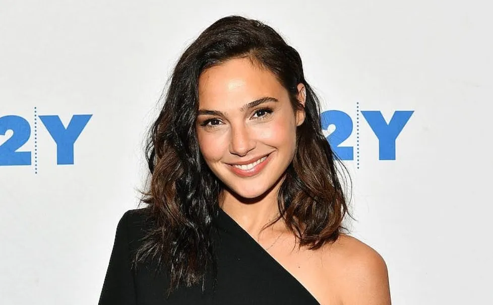 Gal Gadot Height Revealing the Truth Behind Her Stature