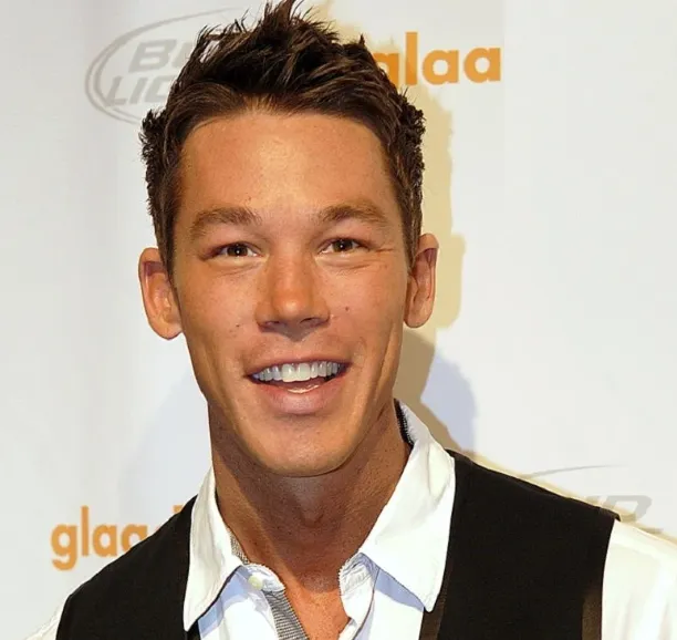 David Bromstad Spouse Relationship Status, Age, Net Worth, Height, and Full Biography 